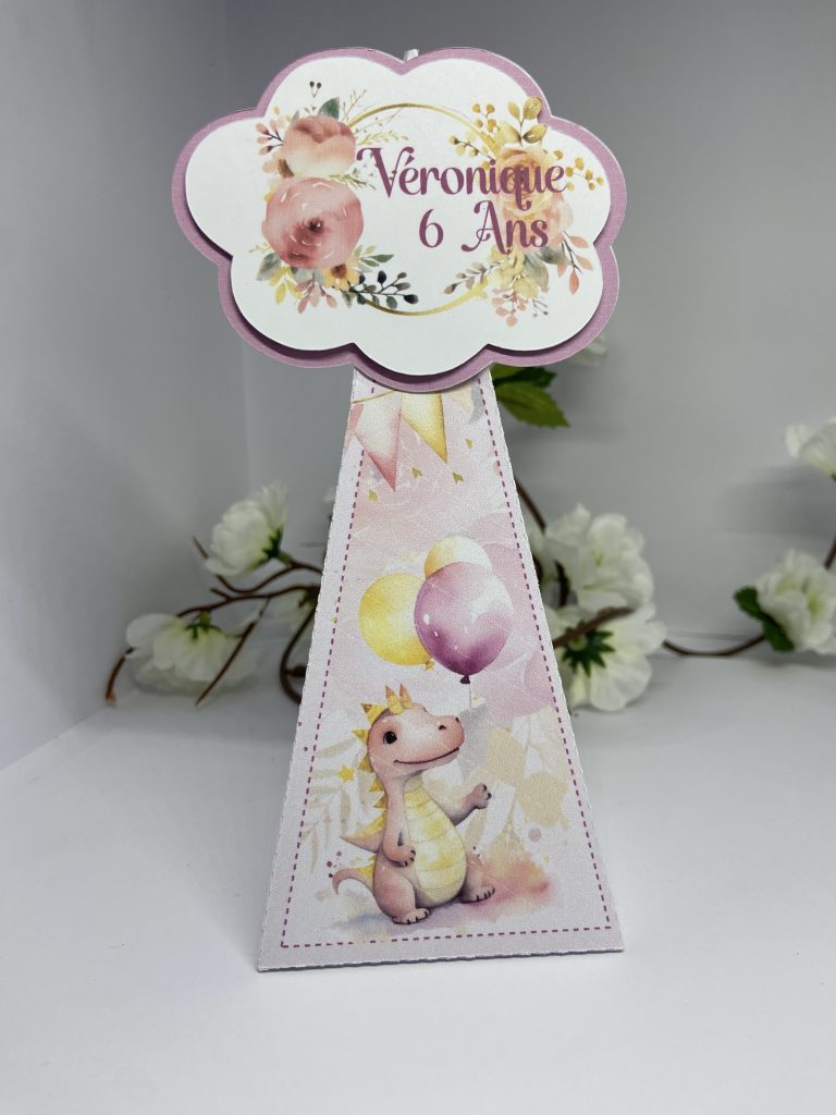 Cône personnalisé à remplir, parfait pour embellir votre table de fête avec style.