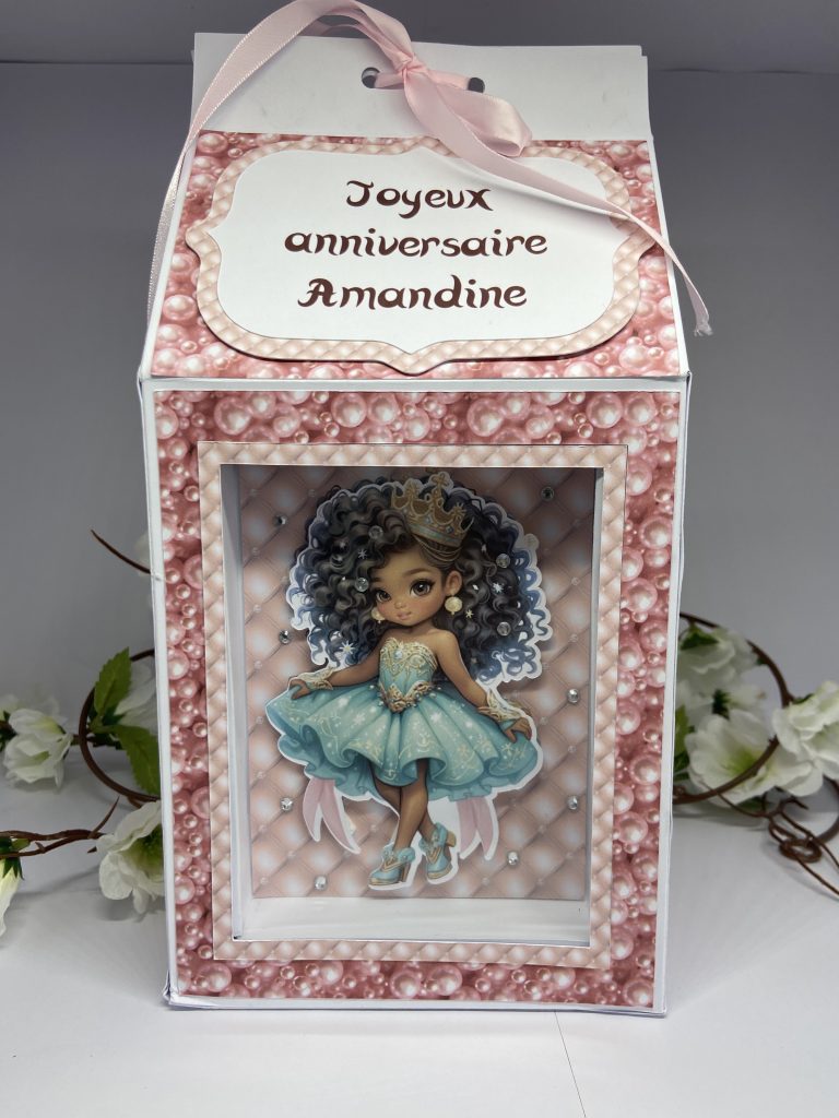 Boite de lait XXL thème princesse et fond rose idéal pour offrir en cadeaux avec quel vous pouvez y glissé des gourmandises
